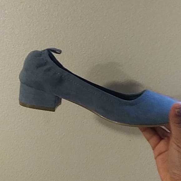 Shoes - Picture 4 of 4